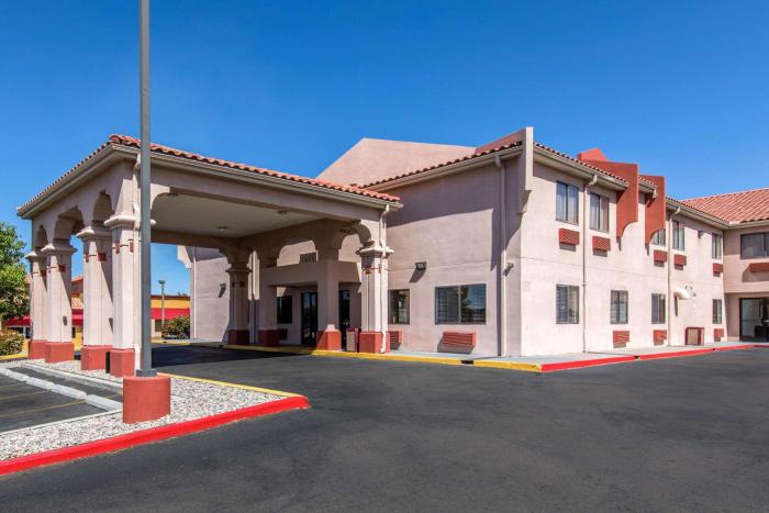 quality inn and suites albuquerque north near balloon fiesta park