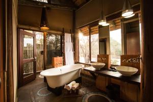 Rhino Post Safari Lodge,Ehlanzeni>>Bushbuckridge,3 star