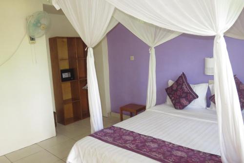 Golo Hilltop,West Manggarai Regency>>Labuan Bajo,1 star