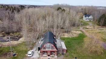 Trailside Inn,,3 star