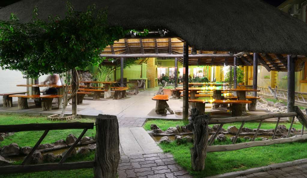 kalahari arms hotel