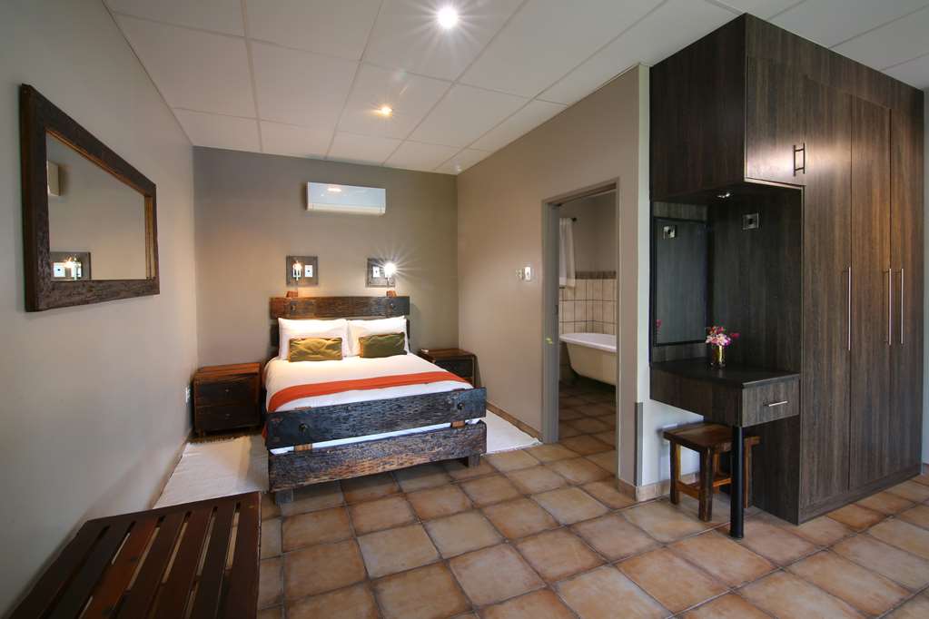 kalahari arms hotel