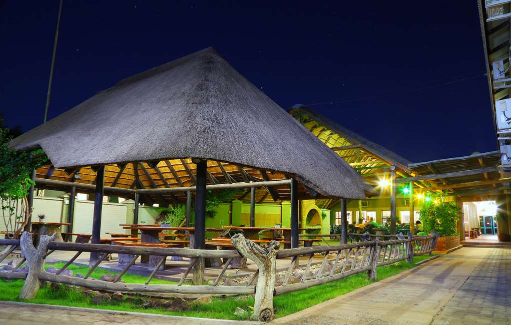 kalahari arms hotel