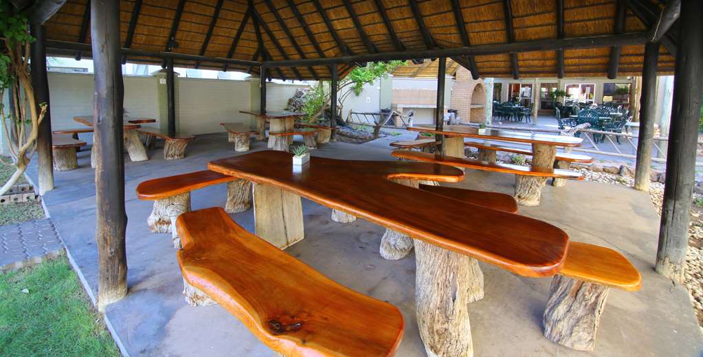 kalahari arms hotel