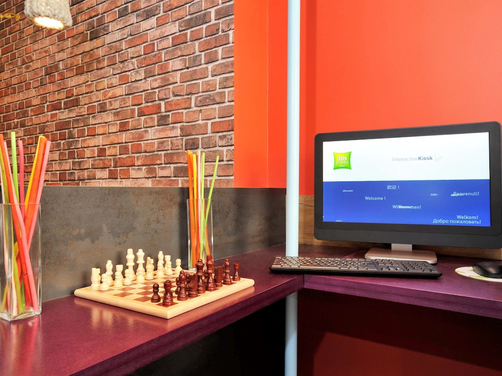 ibis styles lille centre grand place