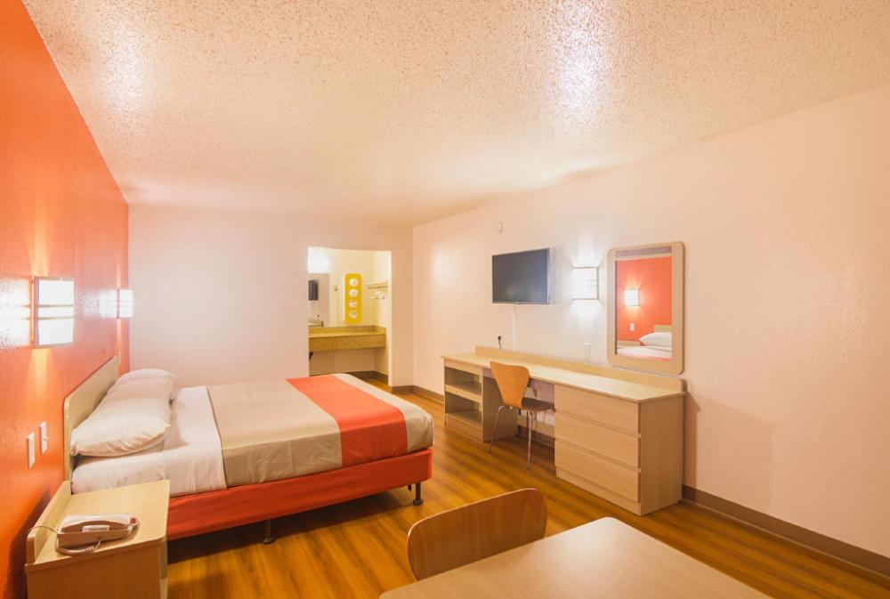 motel 6 butte mt historic city center