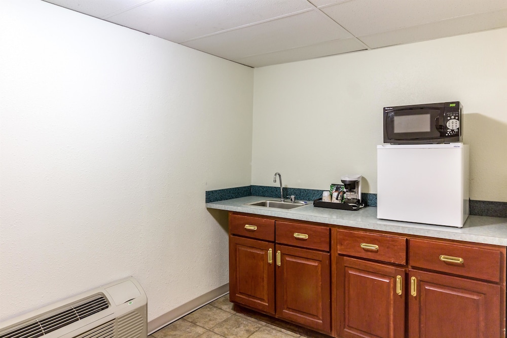 motel 6 butte mt historic city center