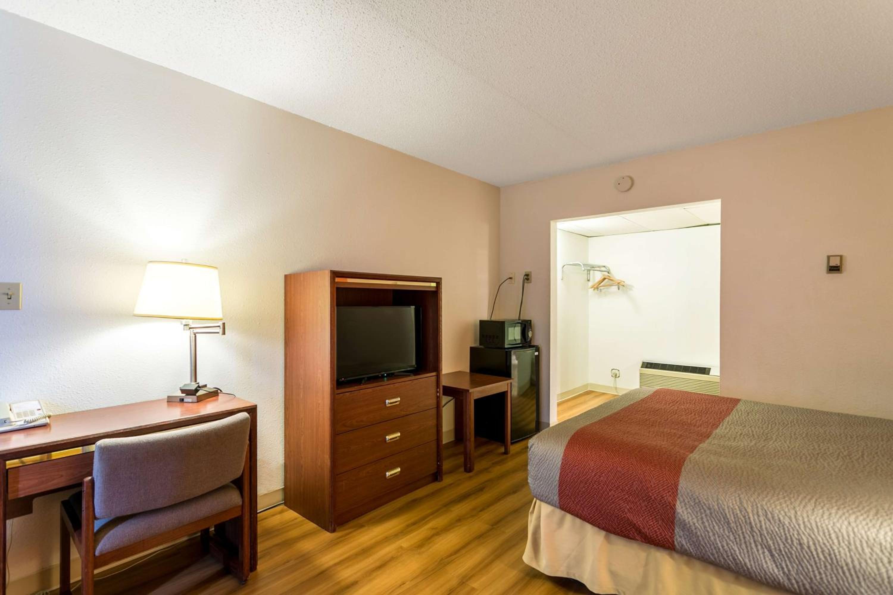 motel 6 butte mt historic city center