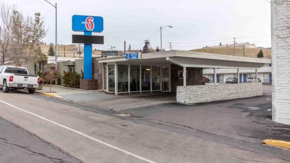 motel 6 butte mt historic city center
