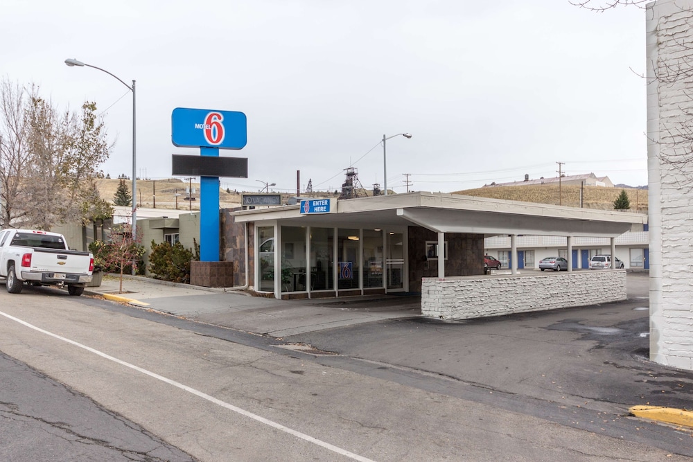 motel 6 butte mt historic city center