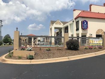 carolina inn and suites of lake norman