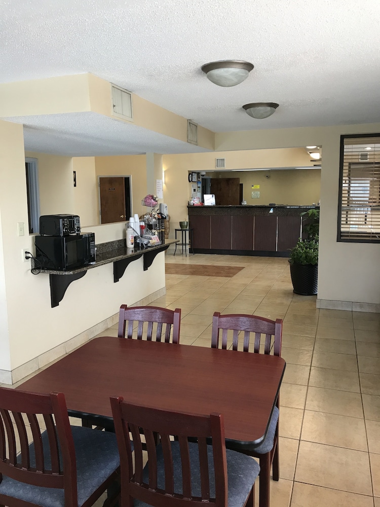 carolina inn and suites of lake norman