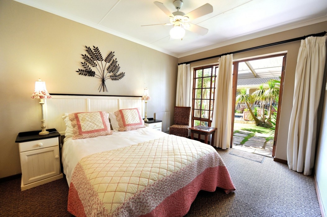 Beachwalk Bed And Breakfast,Humewood>>Grahamstown,4 star