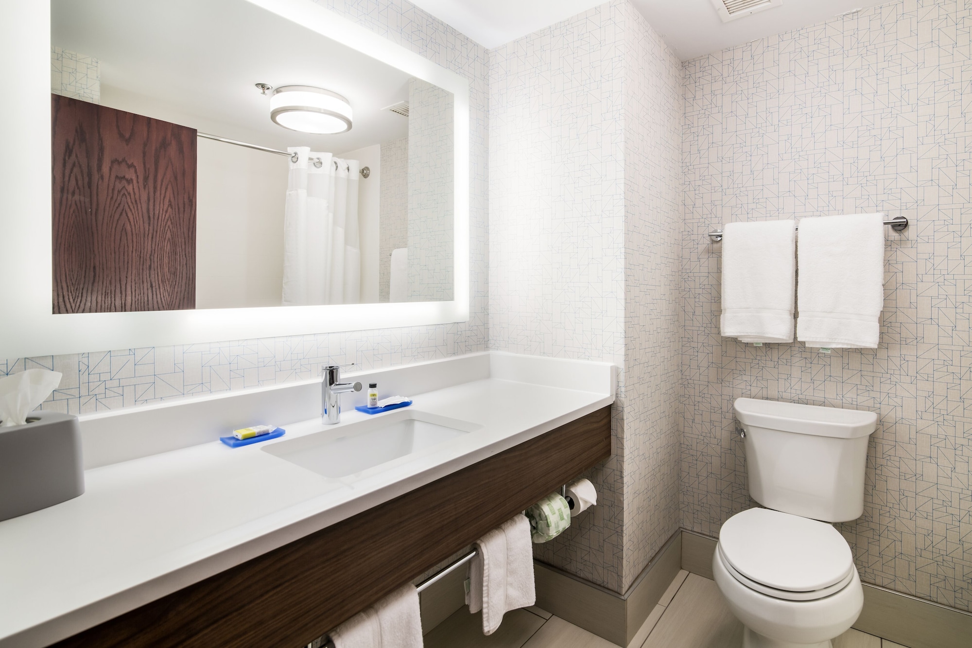 holiday inn express plymouth by ihg