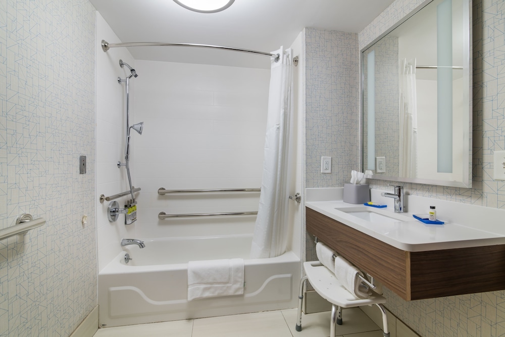 holiday inn express plymouth by ihg