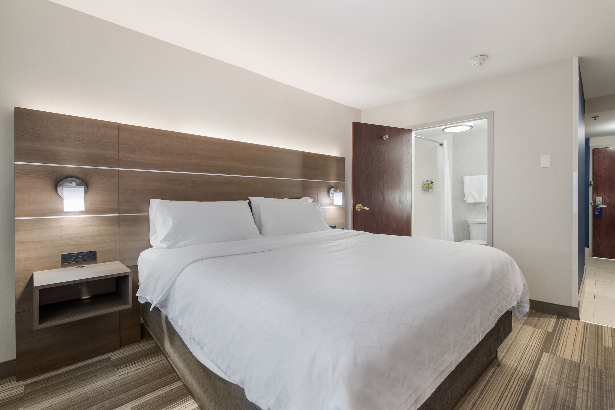 holiday inn express plymouth by ihg