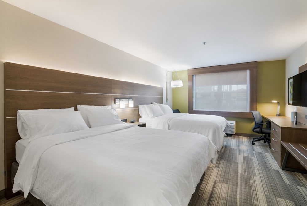 holiday inn express plymouth by ihg