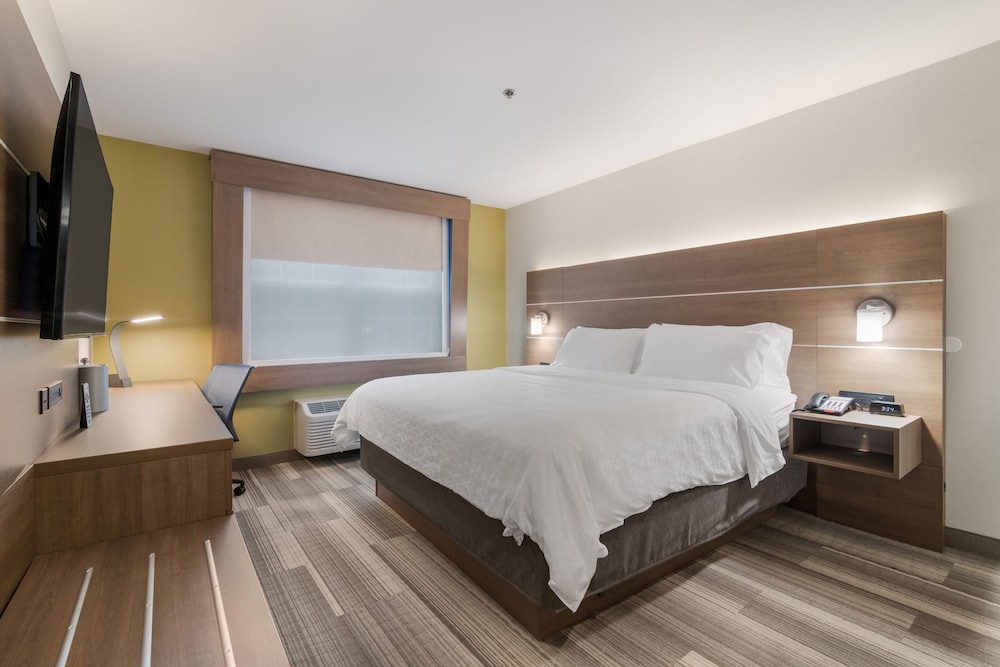 holiday inn express plymouth by ihg