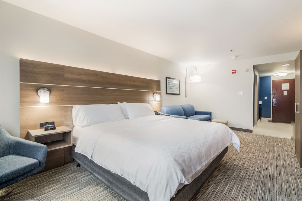 holiday inn express plymouth by ihg