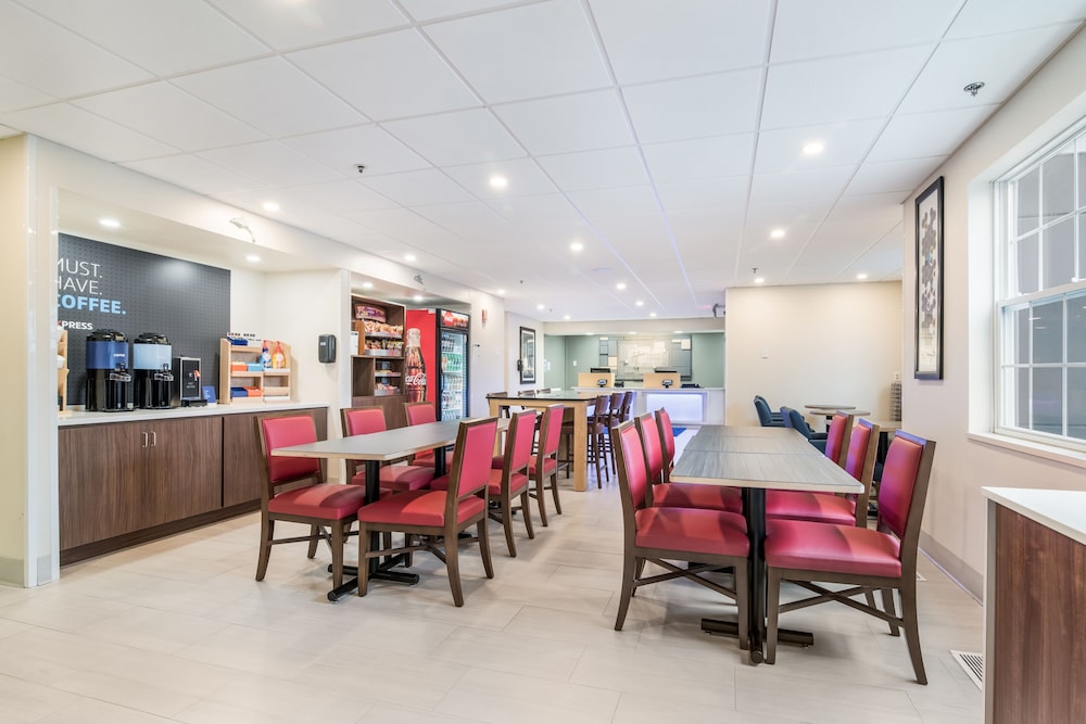holiday inn express plymouth by ihg