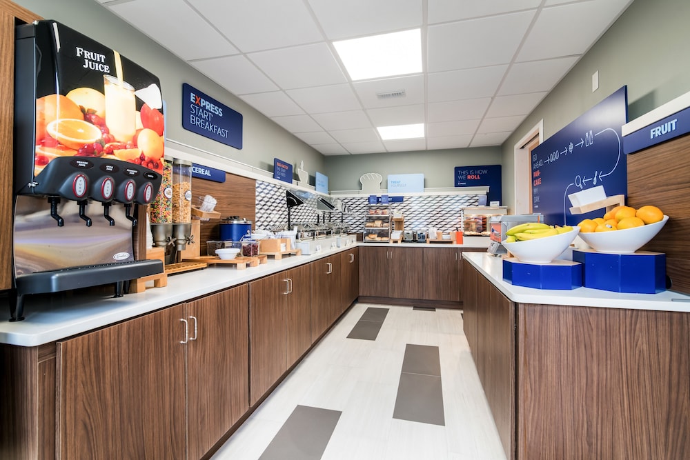 holiday inn express plymouth by ihg
