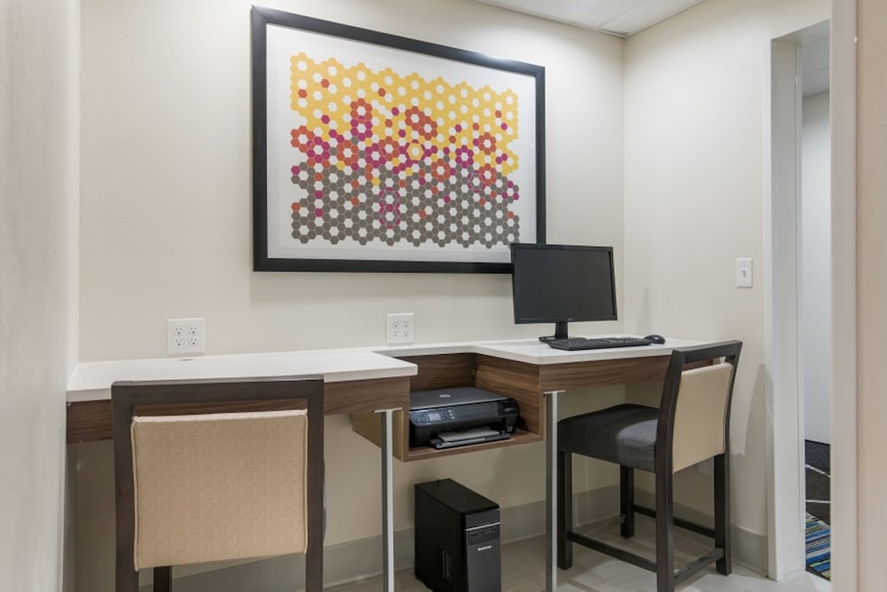holiday inn express plymouth by ihg