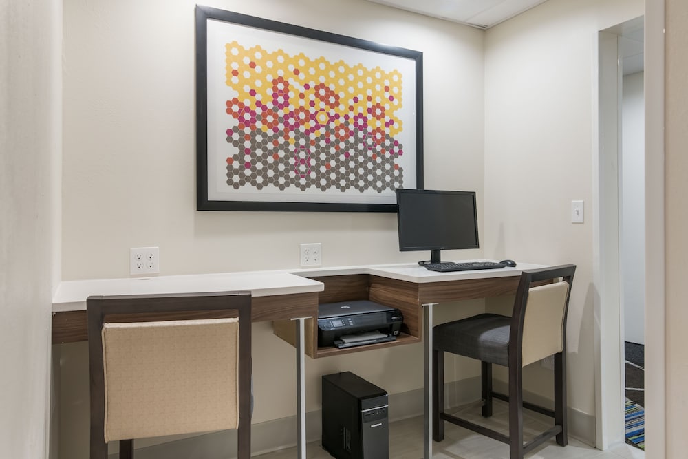 holiday inn express plymouth by ihg