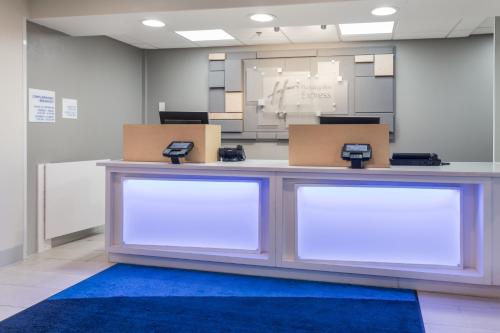 holiday inn express plymouth by ihg
