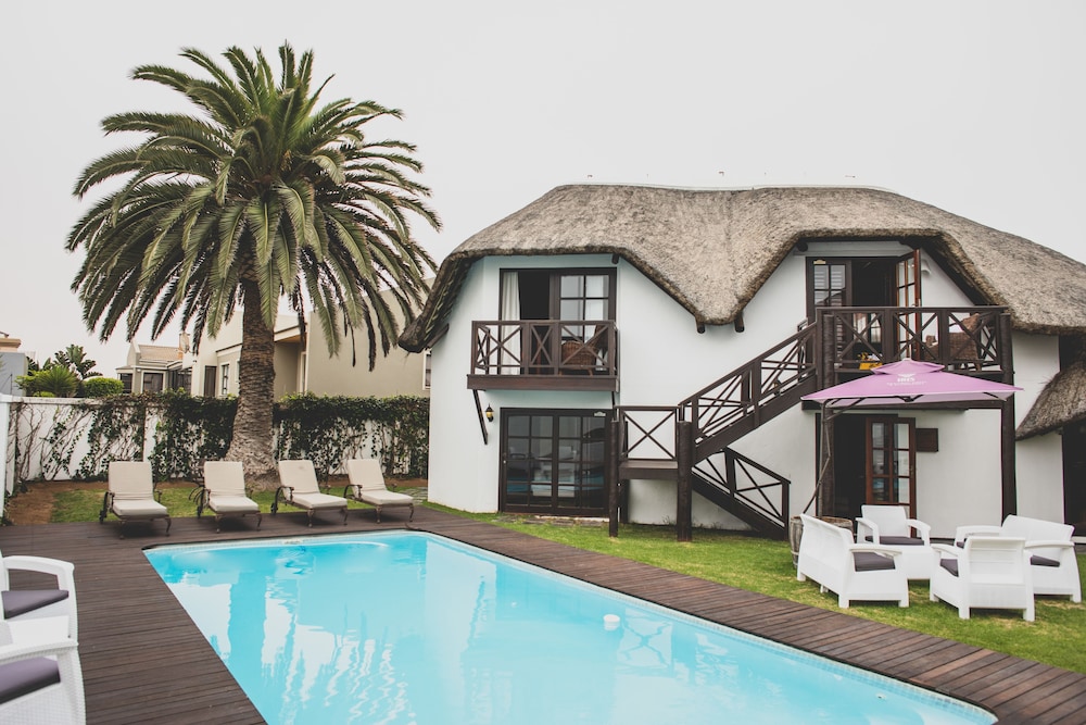 the iris boutique hotel