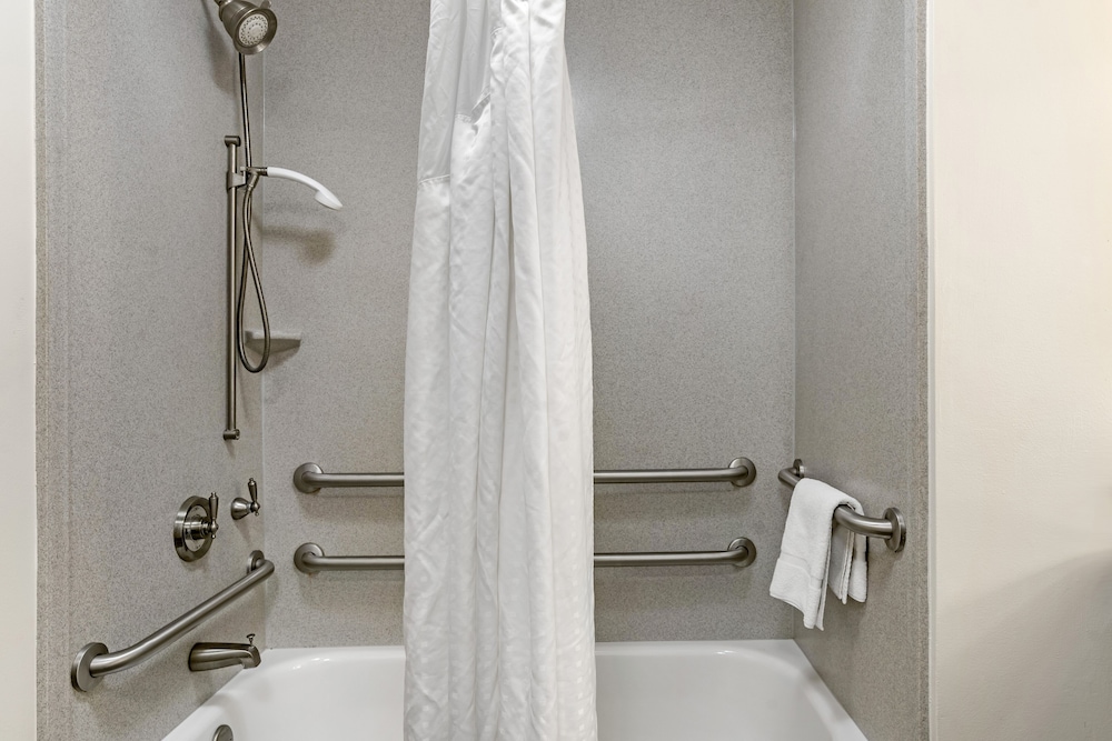 holiday inn louisville airport south by ihg