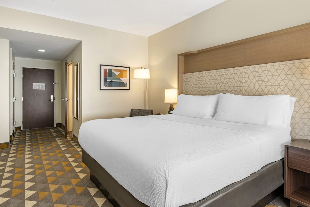 holiday inn louisville airport south by ihg