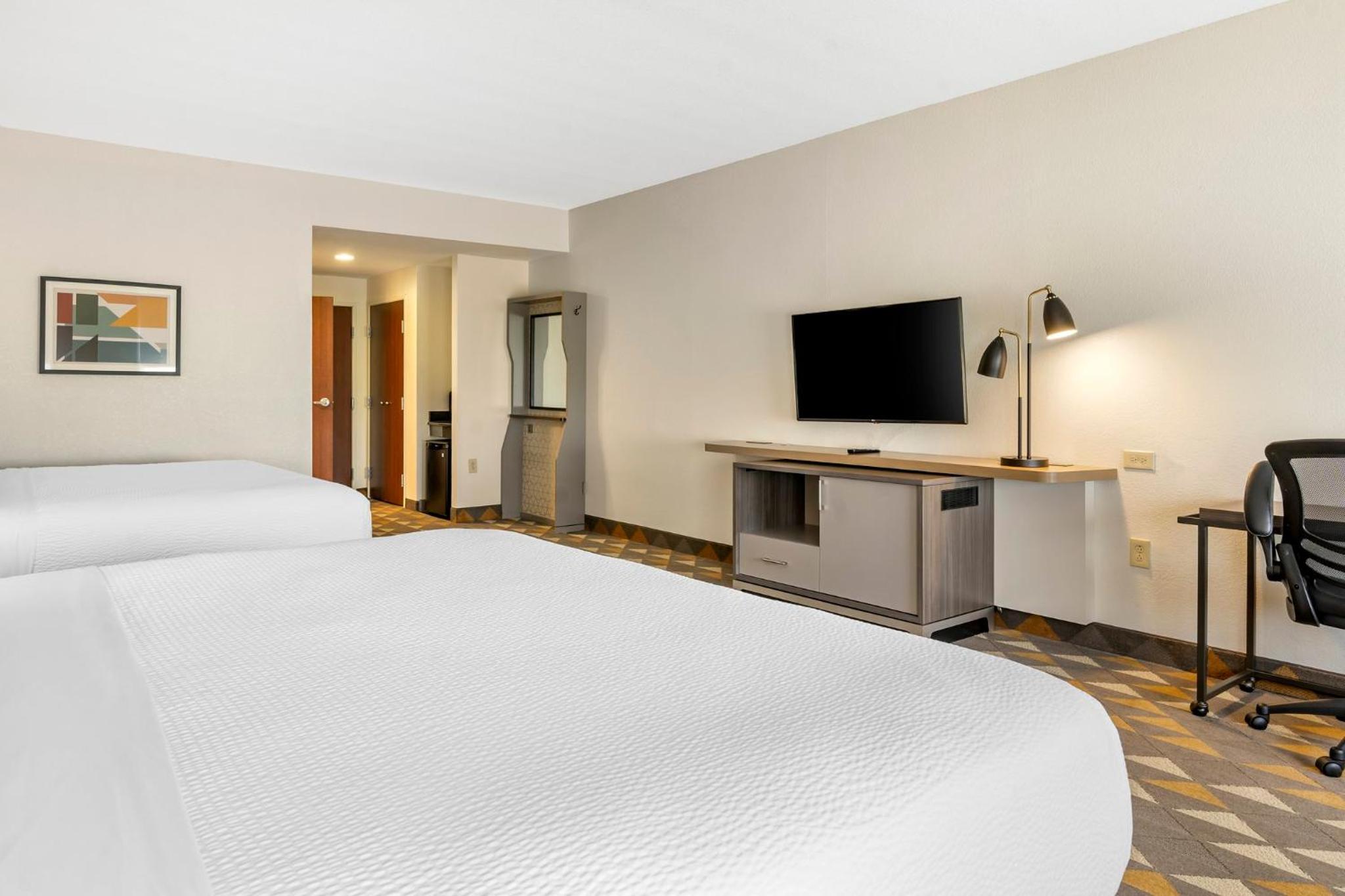 holiday inn louisville airport south by ihg