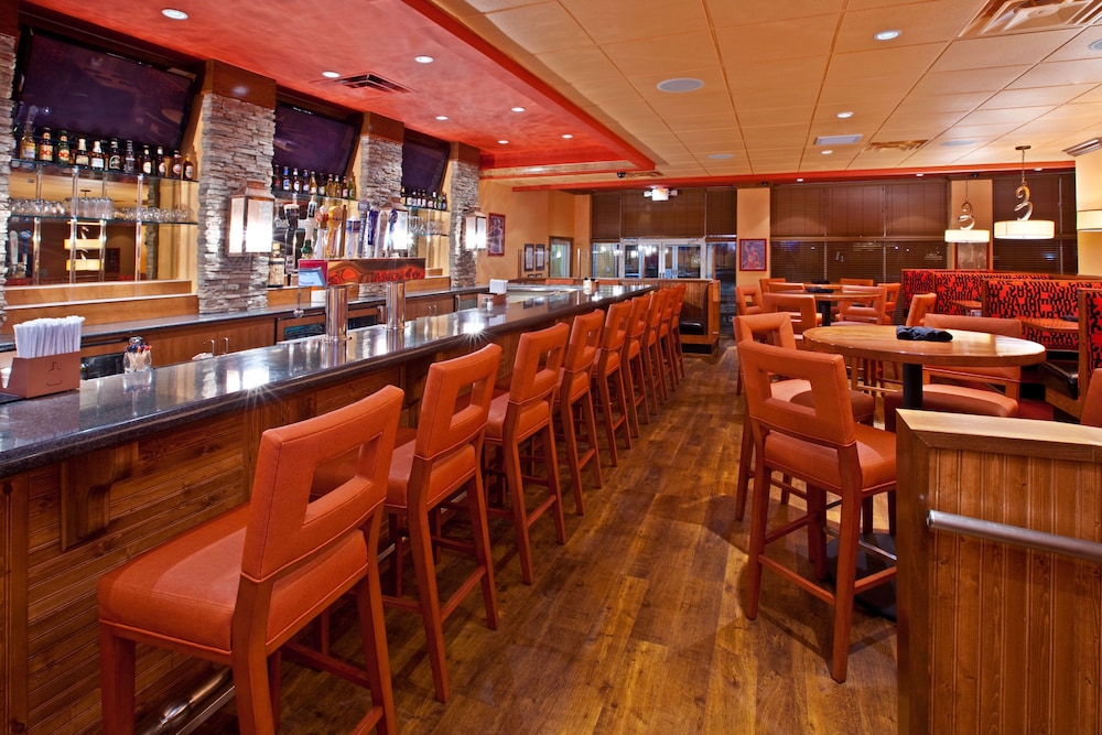 holiday inn louisville airport south by ihg