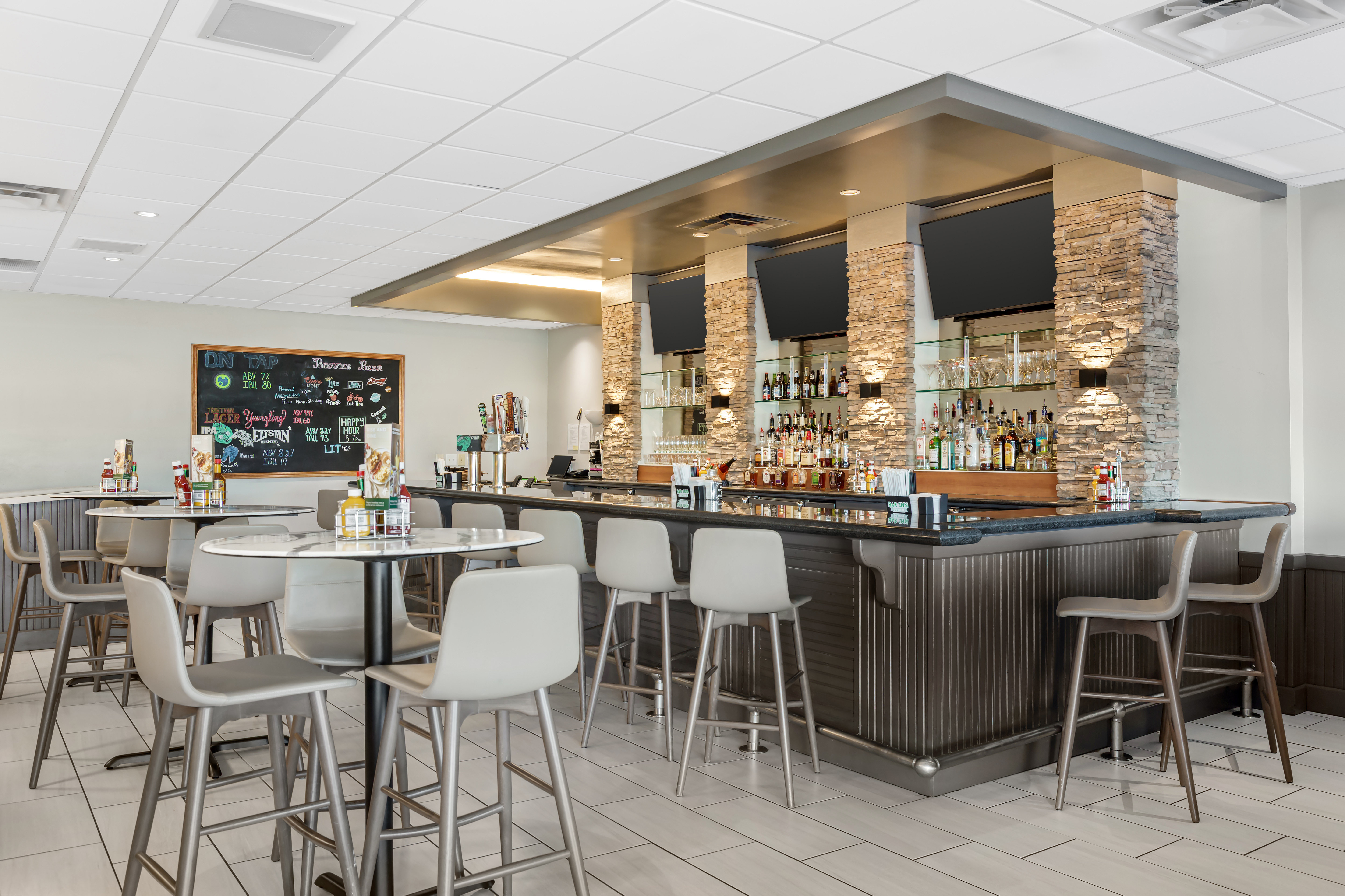 holiday inn louisville airport south by ihg