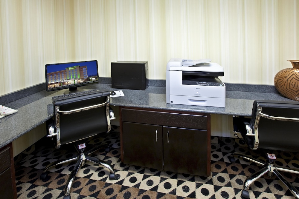 holiday inn louisville airport south by ihg