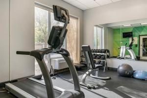 holiday inn louisville airport south by ihg