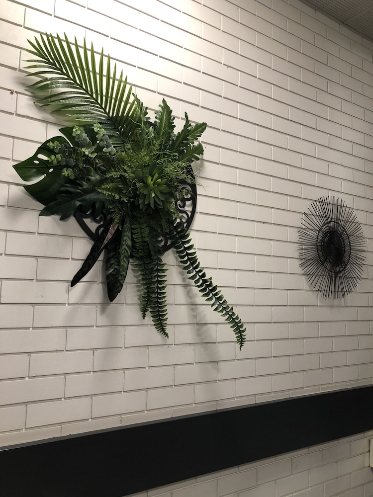 adelaide airport motel