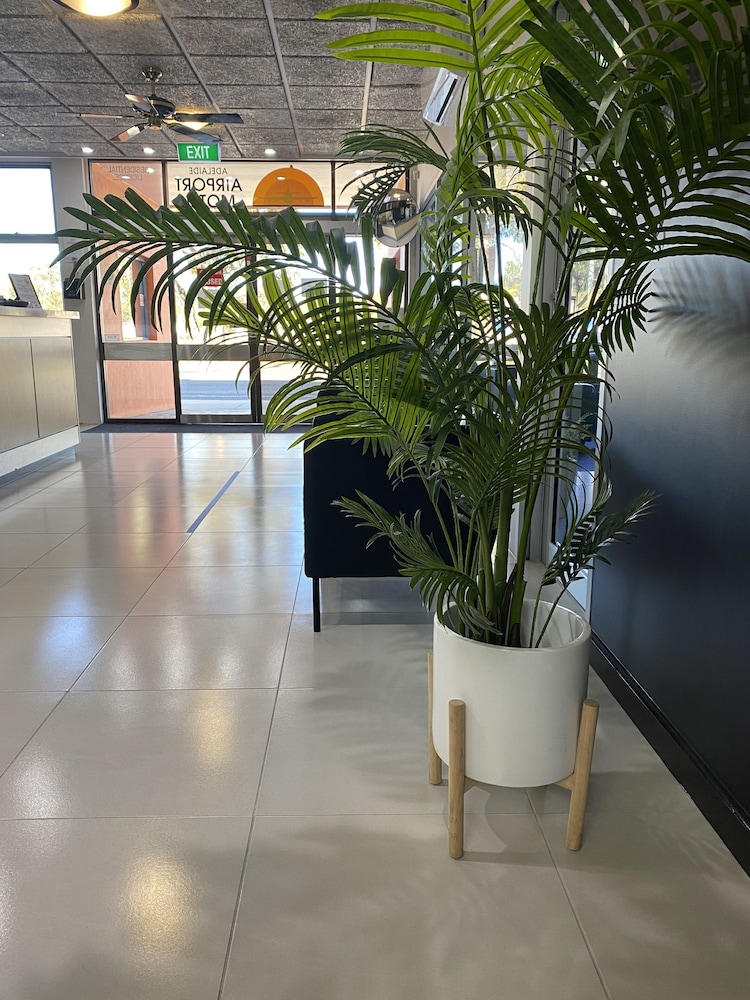 adelaide airport motel