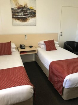 adelaide airport motel