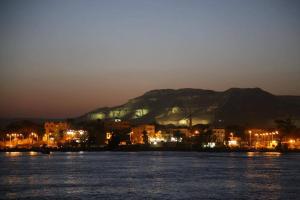 cleopatra hotel luxor