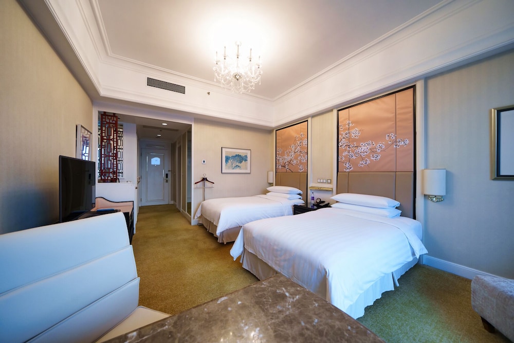 pudong shangri la shanghai