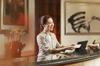 pudong shangri la shanghai