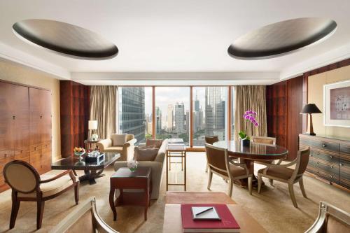 pudong shangri la shanghai