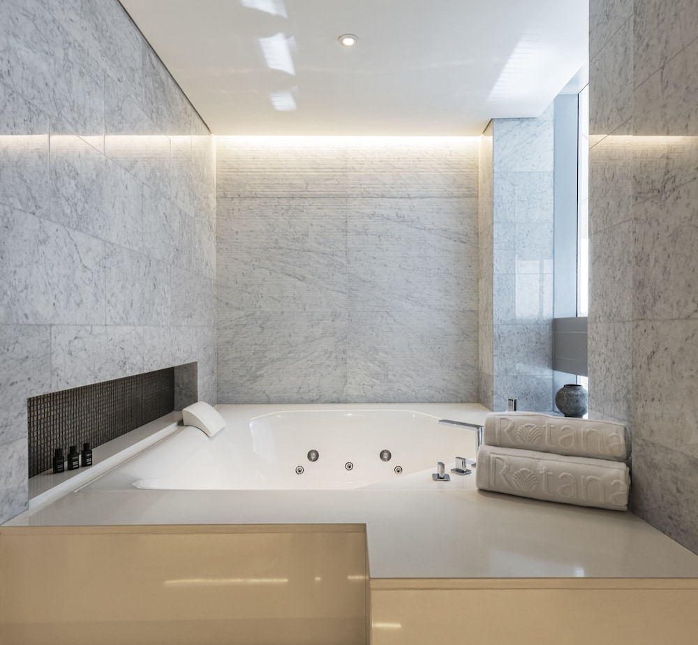 al bandar rotana dubai creek