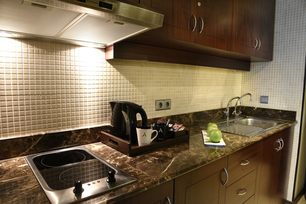 raouche arjaan by rotana