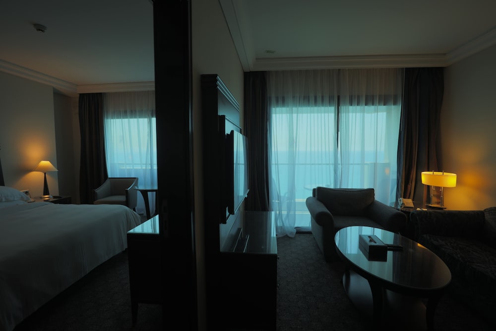 raouche arjaan by rotana