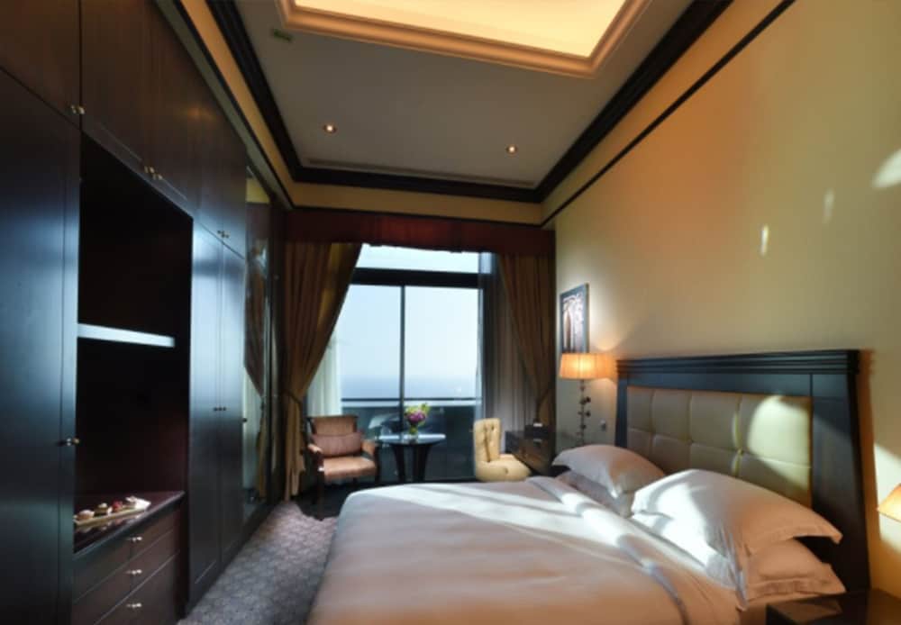 raouche arjaan by rotana