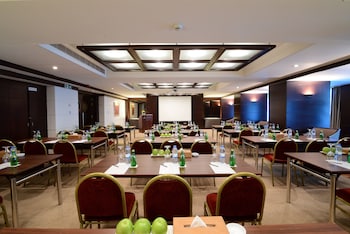 raouche arjaan by rotana