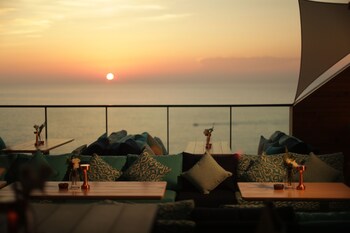 raouche arjaan by rotana