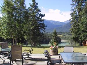 Terracana Ranch Resort,Valemount>>Tete Jaune Cache,3 star
